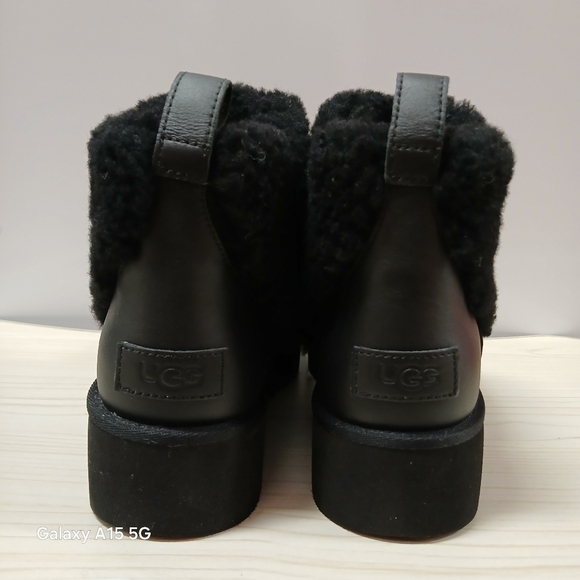 Women’s Ugg mini platform boots brand new size 11 - Picture 5 of 7